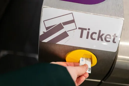 Disparition des tickets de métro : un véritable casse-tête pour les touristes de passage à Paris