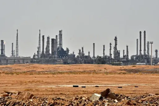 Ces attaques ont réduit de moitié la production de pétrole saoudienne.