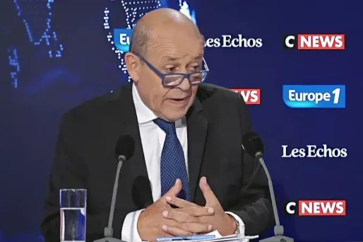 Jean-Yves Le Drian veut "réduire la défiance" avec la Russie