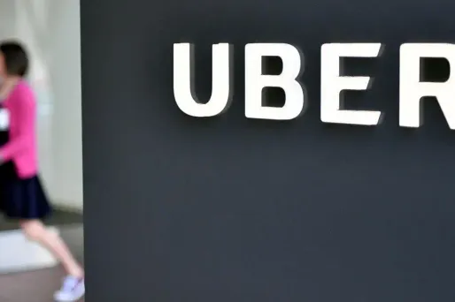 Les chauffeurs de VTC californiens vont désormais être requalifiés en salariés, alors qu'ils sont pour l'heure considérés comme des travailleurs indépendants.