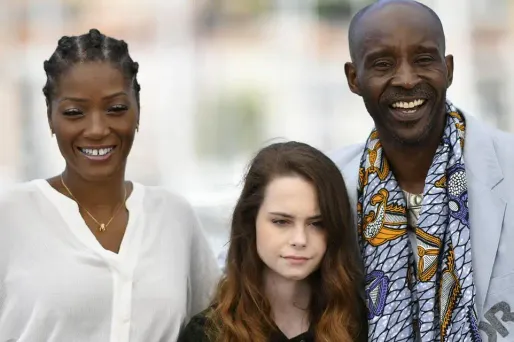 Les actrices Yolonda Ross et Amber Havard et l'acteur Rob Morgan posent lors d'une tournée pour la promotion du film Bull"