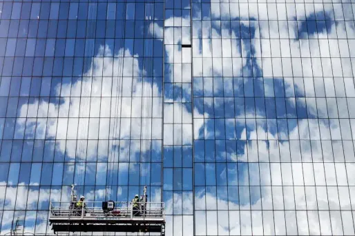 La façade est du pays sera encombrée de nuages, avec un risque d'averses.