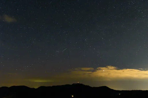 Nuit des étoiles filantes : tout savoir pour ne pas manquer les Perséides (Illustration)