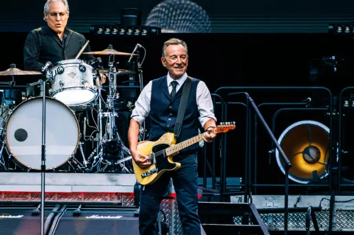 «Lonely Night in the Park» : Bruce Springsteen dévoile une chanson inédite enregistrée il y a plus de 50 ans