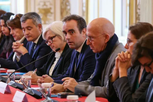 À Matignon, Sébastien Lecornu appelle ses ministres à «dépasser la crise politique»