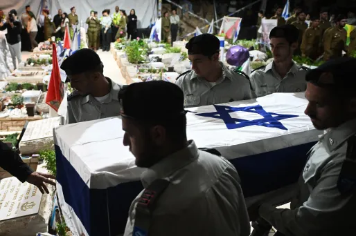 Proche-Orient : le Hamas a remis deux nouveaux corps d'otages à la Croix-Rouge, les derniers auxquels il a pu accéder