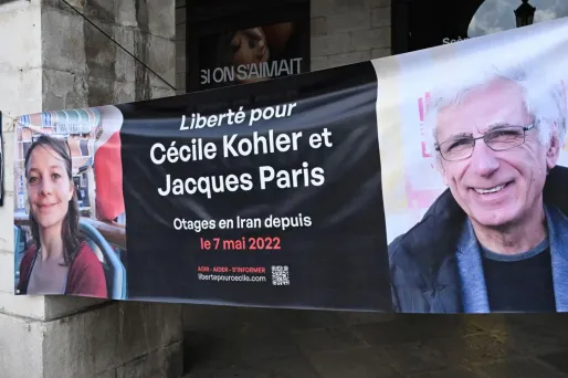 Iran : Cécile Kohler et Jacques Paris condamnés arbitrairement à de lourdes peines de prison, dénonce le Quai d’Orsay
