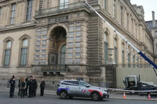 Cambriolage au Louvre : ces vols révèlent de nombreuses défaillances de sécurité
