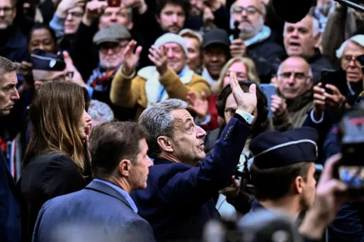 Incarcération de Nicolas Sarkozy  : «Pour l'image de la France c'est un petit peu déplorable», déplorent des Bordelais