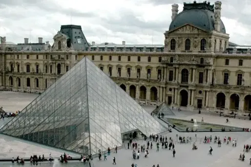 Une semaine après le vol de bijoux au Louvre, les directeurs de musées s'inquiètent pour la sécurité de leurs collections
