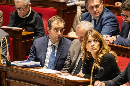 Dénonciation de l'accord franco-algérien de 1968 : l'exécutif sous pression après la victoire du RN à l'Assemblée