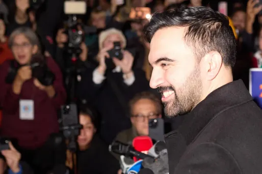 Election à la mairie de New York : le sulfureux profil du candidat démocrate Zohran Mamdani