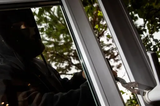 Le village a été victime de douze cambriolages en l'espace de deux mois.