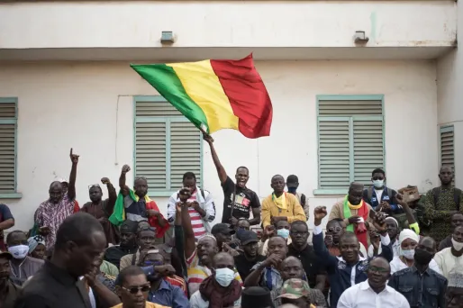 La capitale Bamako et de nombreuses régions sont peu à peu asphyxiées par un blocus jihadiste.