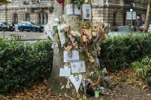 Les hommages ont afflué sur les lieux du drame où Mathis a perdu la vie.