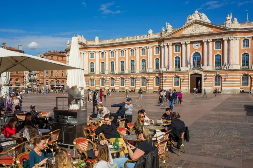 «Maintenant, c’est la pagaille» : à Toulouse, Emmanuel Macron attendu de pied ferme par des des soutiens désabusés