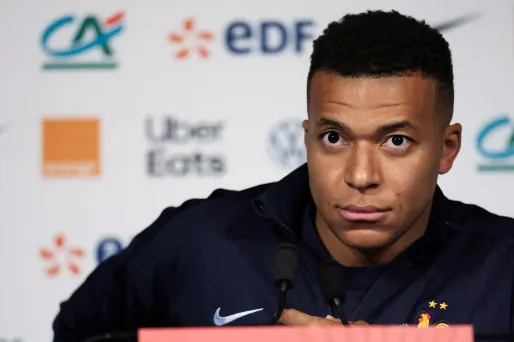 13-Novembre : avant le match contre l'Ukraine, les Bleus ont «une pensée» pour les victimes