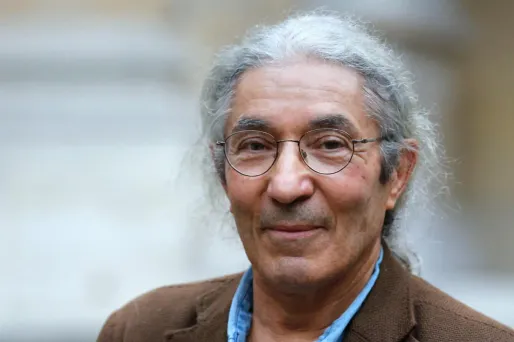 L'écrivain, 81 ans, malade du cancer de la prostate, est toujours à Berlin pour être soigné.