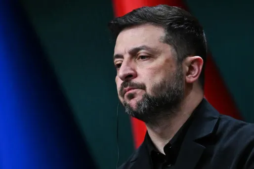 Guerre en Ukraine : Volodymyr Zelensky sous pression russo-américaine