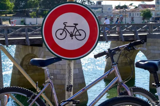 Marseille : un adolescent intercepté par la police sur l'autoroute alors qu'il roulait à plus de 90km/h... sur un vélo