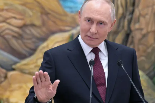 Le président russe Vladimir Poutine a jugé "ridicule" l'idée d'une invasion de l'Europe.