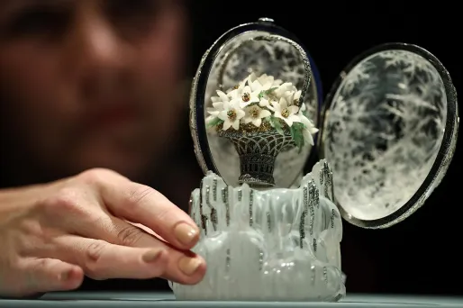 Œuf d'hiver Fabergé mis aux enchères à Londres : vers un record de vente ?