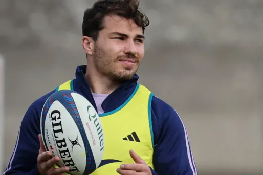 Toulouse-Racing : Antoine Dupont entre en jeu près de neuf mois après sa grave blessure