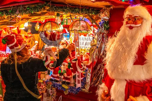 Marché de Noël : des produits halal s'invitent à La Défense ce qui suscite l'indignation