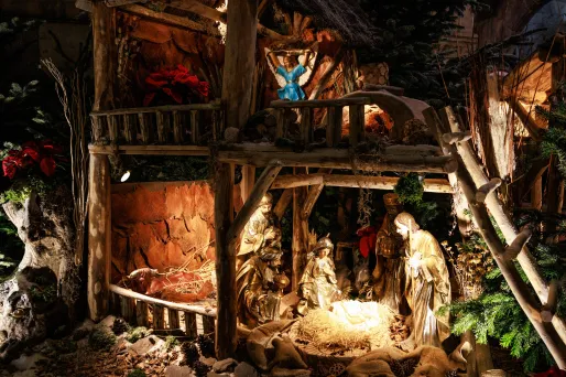 «Qu'ils nous fichent la paix» : à Béziers, ces habitants qui s'agacent de l'opposition de la gauche à la crèche de Noël installée à la mairie