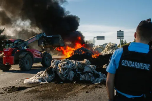 «On n’est pas des truands» : après les blocages dans le Sud-ouest, la colère des éleveurs gagne le Nord