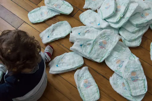Face à la baisse de la natalité, les fabricants de couches condamnés à se tourner vers les adultes ?