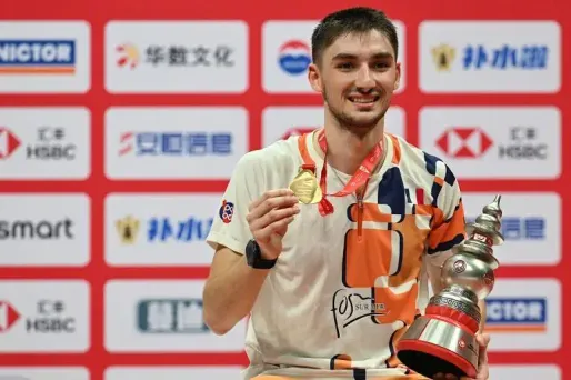 Badminton : Christo Popov crée la sensation en battant le n°1 mondial en finale des World Tour Finals