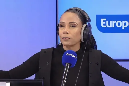 Faut-il offrir un portable pour votre enfant à Noël ? «J'ai mis ma fille dans un pensionnat sans téléphone», déclare Christine Kelly