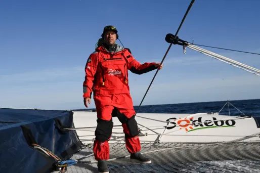 Le navigateur Thomas Coville pourrait battre le record du tour du monde à la voile en moins de 40 jours.