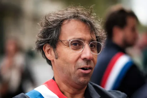 Partisan de l'abaya à l'école, le député LFI, Rodrigo Arenas, nommé au Conseil supérieur des programmes