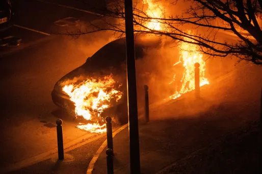Nouvel An : des débordements et des affrontements en marge des festivités, une centaine de personnes arrêtées selon un premier bilan
