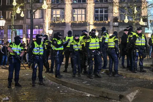 Nouvel An : aux Pays-Bas, une nuit marquée par «une quantité sans précédent de violences contre la police»