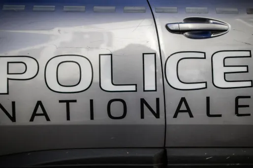 Un corps a été retrouvé dans le coffre d'une voiture brûlée à Marseille.