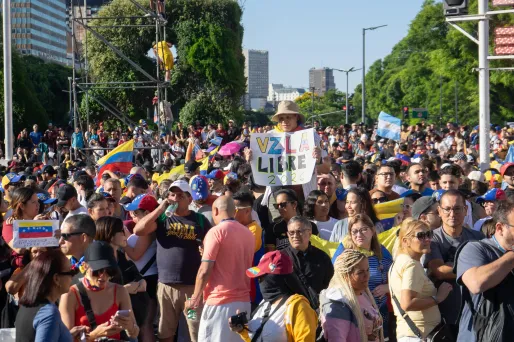 «Un rêve devenu réalité» : des Vénézuéliens émigrés célèbrent la capture de Nicolás Maduro