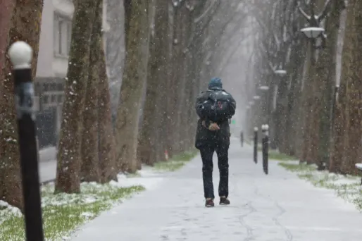 Météo : la vigilance orange à la neige et au verglas s'étend à 26 départements