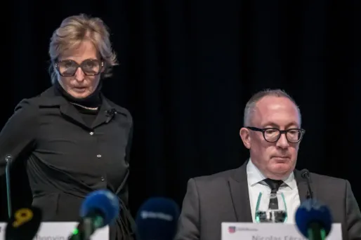 Incendie de Crans-Montana : le président de la commune regrette un manquement «aux contrôles périodiques de l'établissement»