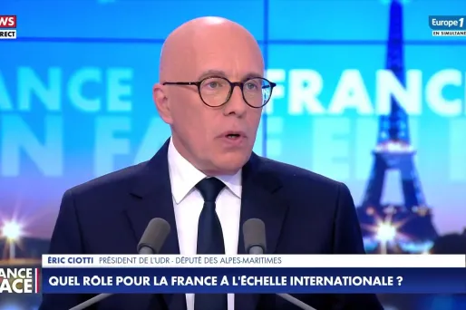 À l'international, la France est «aujourd'hui un pays qui ne compte plus ou qui compte peu» regrette Eric Ciotti