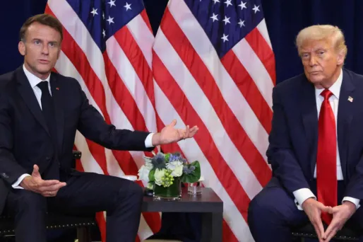 Donald Trump affirme qu’Emmanuel Macron l’aurait «supplié» sur le prix des médicaments, Paris dément