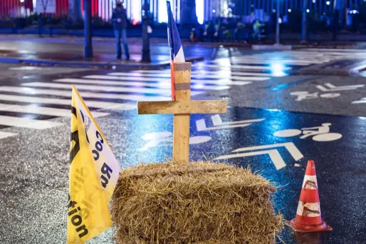 EN DIRECT - Colère agricole : les tracteurs se replient aux abords de Paris en attendant un geste du gouvernement