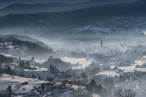Six départements du nord-est en vigilance orange neige-verglas, des restrictions de circulation