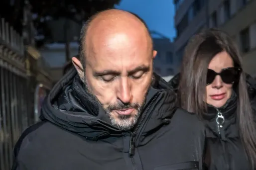 Incendie à Crans-Montana : le propriétaire du bar, Jacques Moretti, placé en détention provisoire pour trois mois