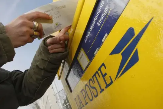 La Poste : la cyberattaque «a baissé en intensité» mais «se poursuit», la distribution des colis toujours perturbée