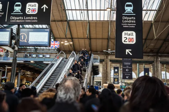 «Ça a tout foutu en l'air» : la colère des passagers de l'Eurostar bloqués à la gare du Nord
