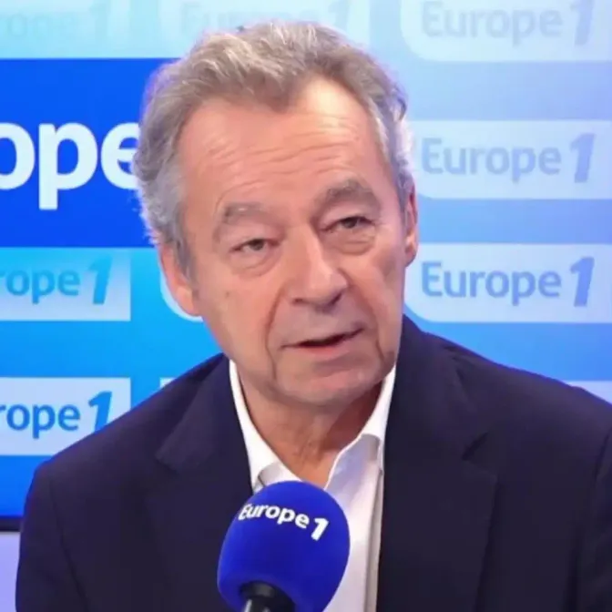 Michel Denisot évoque l'arrivée de Coluche sur Canal+.