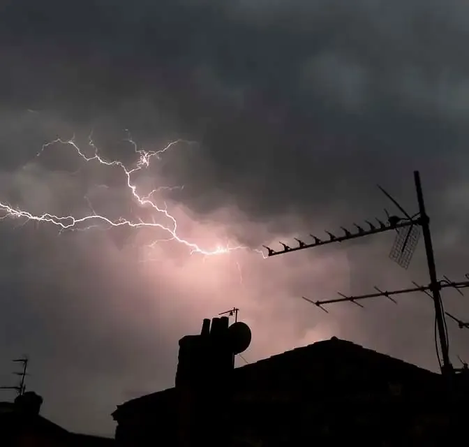 Orages : quatre départements placés en vigilance orange ce mardi